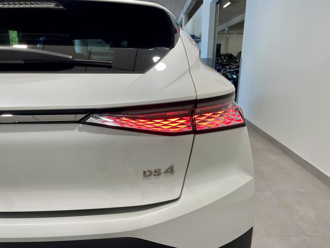 DS DS 4 - DS4 CROSS 1.5 BLUEHDI 130 EAT8 TROCADERO