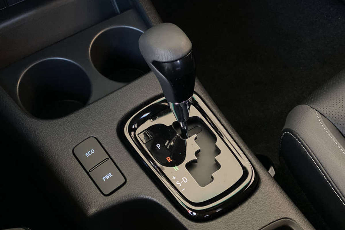 Toyota Hilux - X-TRA D-4D 204 BVA INVINC